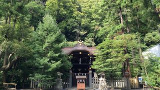 源頼朝が主祭神