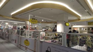 改装中で仮店舗営業中。