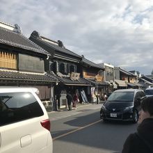 車の交通量も多めです。