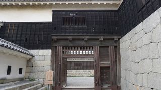 端正なデザインが印象的です