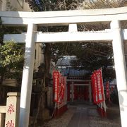 北斎通り沿いの稲荷神社