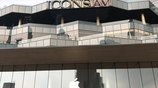 チャオプラヤ川沿いに出来た最新スポット