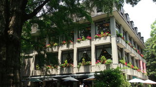 落ち着いた雰囲気の中で食事