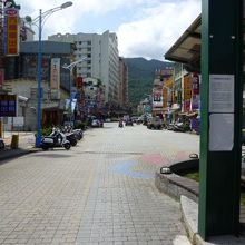 礁渓駅前の風景