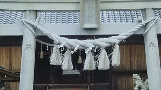 青野川近くにある神社