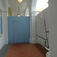 …中庭もまだまだ閉鎖中でした。