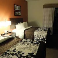 クイーン・ベッド2台のお部屋に取り換えていただきました。