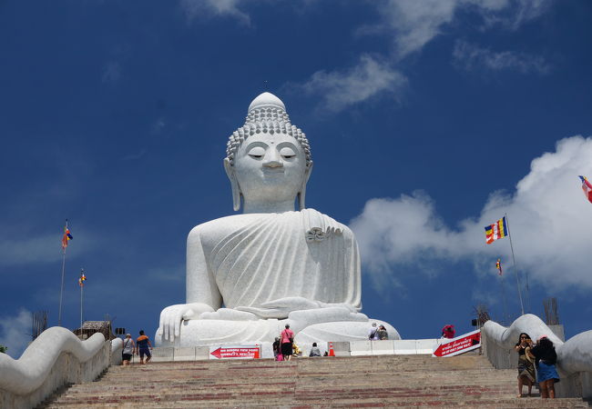 山の上にある大仏さま