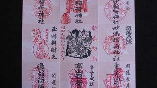 それぞれに趣きのあるお稲荷様めぐり