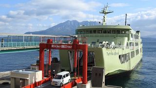 大隅半島巡りをするのに鹿児島市側から乗った。風が強い日だったが、揺れなかった