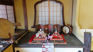 ３月３日までひな祭りの飾りがあります。3月3日は和フェスin三宜楼もあります