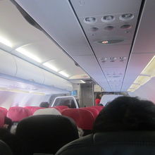 機内の様子（安定のA320-200(JA01DJ)）