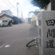 こういう石柱越しに撮るのも良いですね。