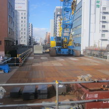 2019年2月時点での北側はこんな感じです…(-_-;)。