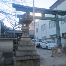 南西側入口の様子（金明竜神入口の斜め向かい）