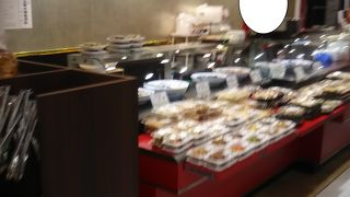 柏の駅ビルの中にある中華料理の惣菜店です　