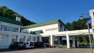 化石の町の廃校利用の博物館