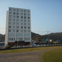 ホテル前の海岸から