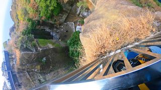 浮遊感を味わえる地獄覗きの岩♪