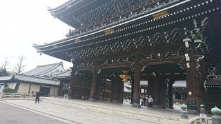 唐門よりも重厚感があります