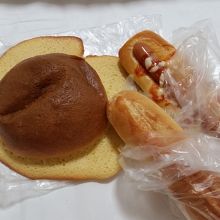 ウィーンナーパンも、明太フランスも108円