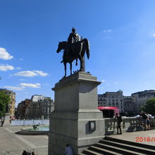 国王ジョージ４世の像
