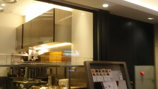 東京駅を利用する際に寒い時期によるはこちらでよくスープをいただいている　