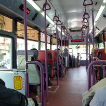 バス内