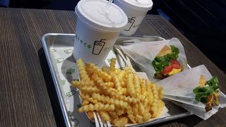 大人気のバーガー