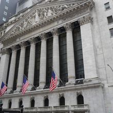 国旗を掲げるバーは見えますが小さな国旗しか見えませんでした