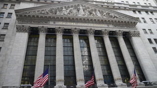 威容な建物です