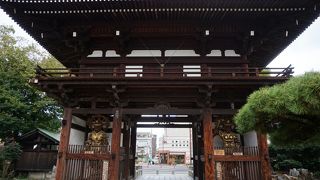 今治駅にも近い本当に普通の街中にあって