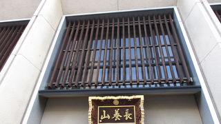 建物はあまり寺院らしくないと思いました