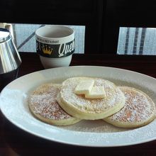 シンプルにパンケーキ。