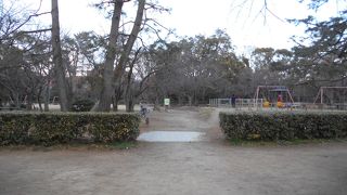 御苑の中の児童公園