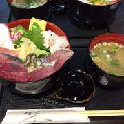 ひがし茶屋街エリアの海鮮丼