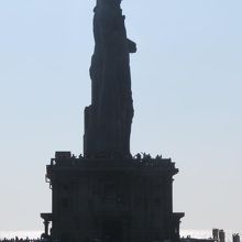 ヴィヴェーカーナンダ岩・記念堂から見ています