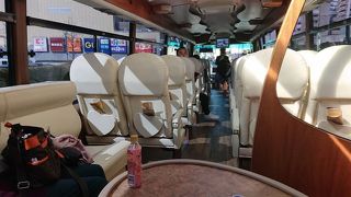 便利で豪華なバスです