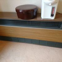 懐かしい据え置きエアコン。