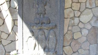 大型の石造庚申供養塔