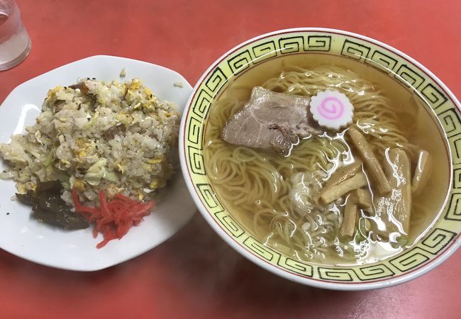 ラーメンと半チャーハン