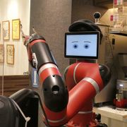 ロボットがコーヒーを淹れてくれます