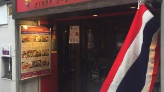 路地裏のタイ料理店