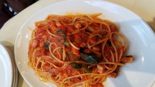 日曜の昼時はいっぱい