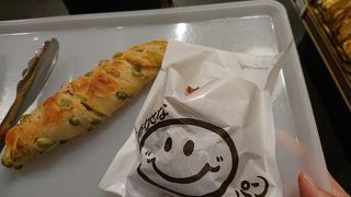 ミッドタウン日比谷のテイクアウトのパン屋さん