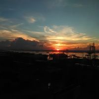 東向きの客室だったので、朝日が拝めました。