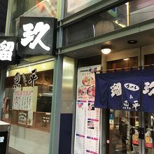 夜間のお店の様子