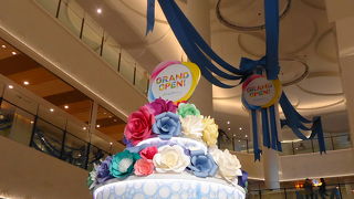 巨大なショッピングモール