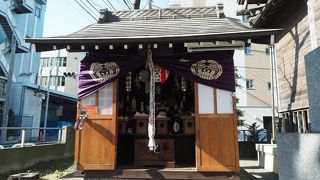 天祖神社の境内にあるお稲荷さん