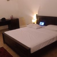 ミネラルウォーター、ティーバッグ、フルーツあり。